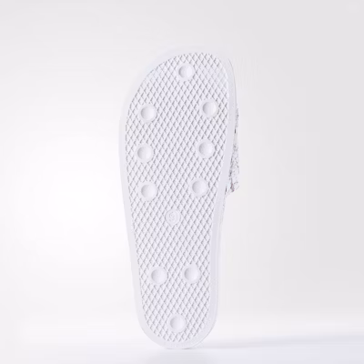 에디 황 x 아디다스 아딜렛 슬라이드 '황의 세계' F37688 Shop 에디 황 x 아디다스 아딜렛 슬라이드 '황의 세계' F37688