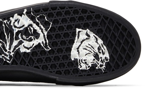 "Elijah Berle x Vans Skate Old Skool 'Negro'" VN0A5FCBB8C Purchase "Elijah Berle x Vans Skate Old Skool 'Negro'" VN0A5FCBB8C