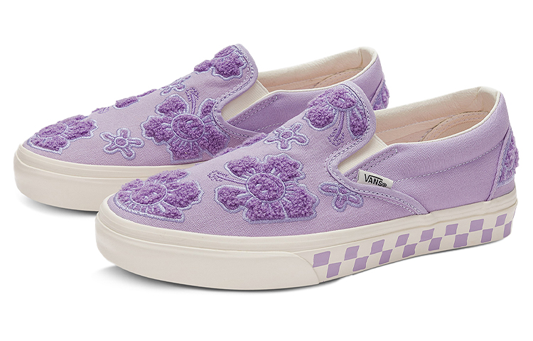 Lookbook Emma Mulholland on Holiday x Vans Classic Slip-On 'Whimsical Floral Embroidery' VN0A5JMH6GL