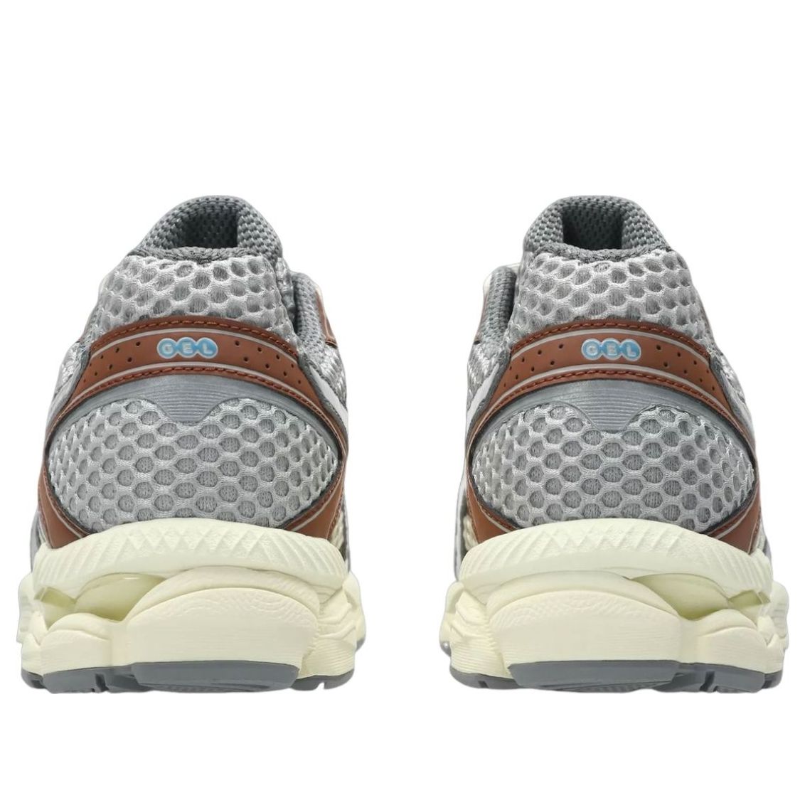 Shop エミ×アシックス ゲル キュムラス 16 'ベージュグレー' 1203A957-250