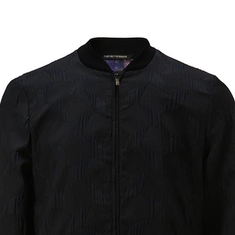 Shop EMPORIO ARMANI 黑色滿版拉鍊棒球領夾克. B1R310-B1333-921