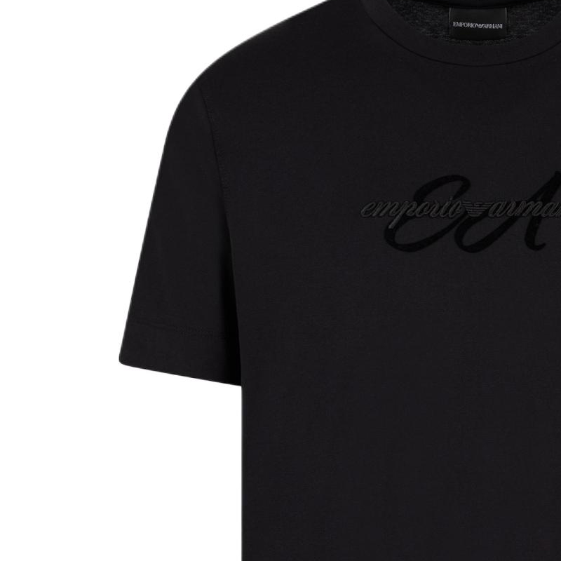 Lookbook EMPORIO ARMANI Camiseta Negra de Manga Corta con Logo Bordado y Cuello Redondo 6D1TQ8-1JOCZ-0999