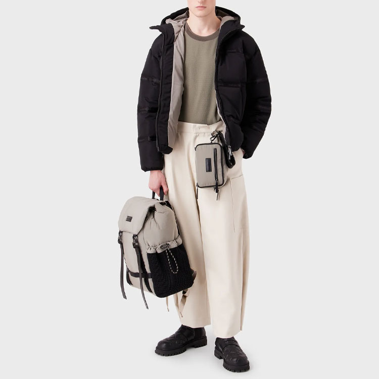 Purchase Emporio Armani Chaqueta Negra con Capucha y Cremallera Logo 6R1B90-NCFZ1-0999