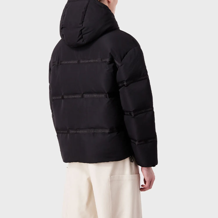 Sizing Emporio Armani Chaqueta Negra con Capucha y Cremallera Logo 6R1B90-NCFZ1-0999