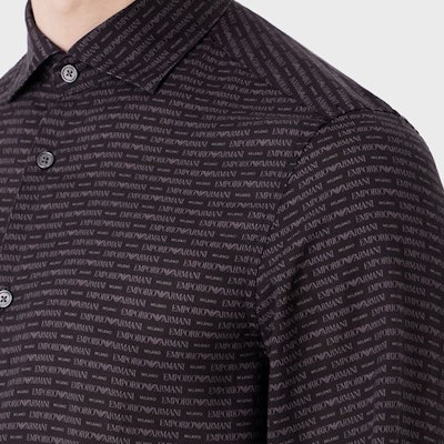 엠포리오 아르마니 블랙 로고 프린트 긴팔 셔츠. 6R1CN1-1NKGZ-1F054 Sizing 엠포리오 아르마니 블랙 로고 프린트 긴팔 셔츠. 6R1CN1-1NKGZ-1F054