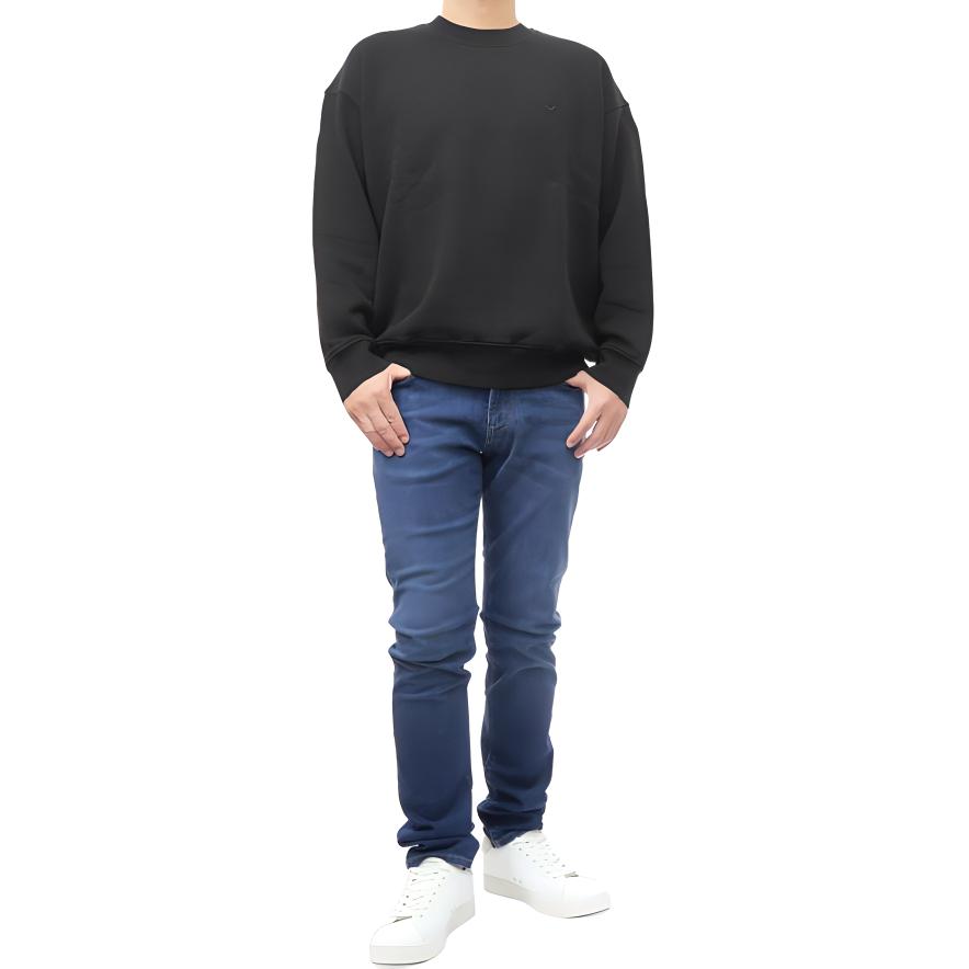 Shop EMPORIO ARMANI 黑色寬鬆版老鷹刺繡標誌運動衫 6D1MD4-1JTAZ-0999