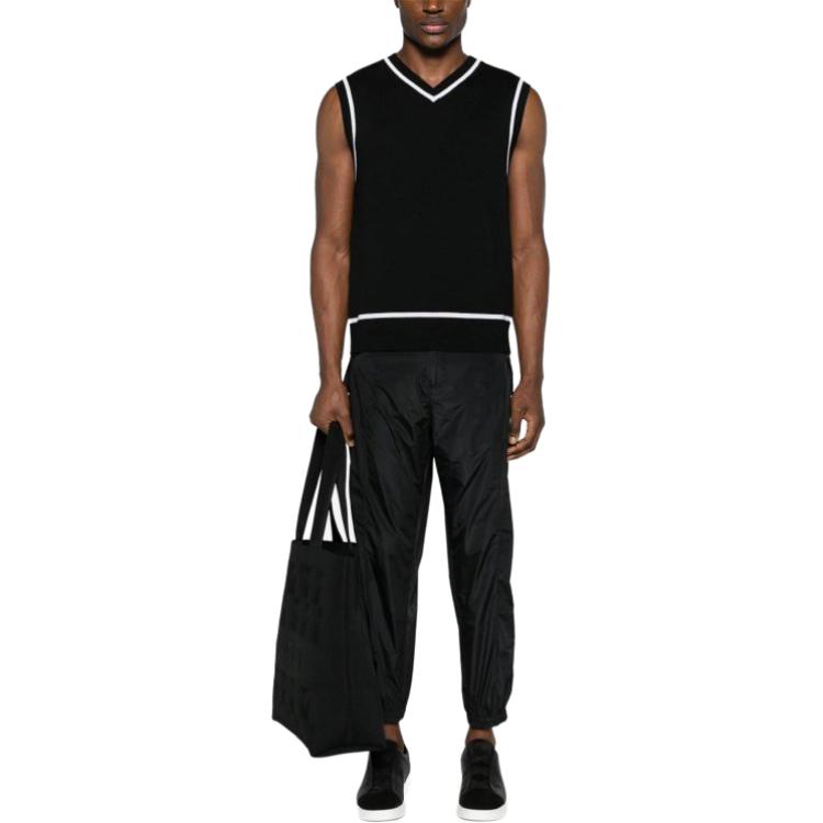 Lookbook Celana Jogger Emporio Armani Hitam Mid-Rise. 3D1PC6-1NAVZ-0999