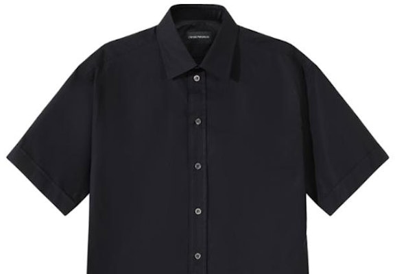 Kemeja Kasual Lengan Pendek Emporio Armani Hitam SS24 Reka Bentuk Ringkas. D41CS4-01C68-999 Shop Kemeja Kasual Lengan Pendek Emporio Armani Hitam SS24 Reka Bentuk Ringkas. D41CS4-01C68-999