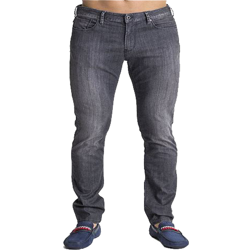 Shop Emporio Armani 黑色修身直筒牛仔褲 SS22. 3G1J06-1D5PZ-0006