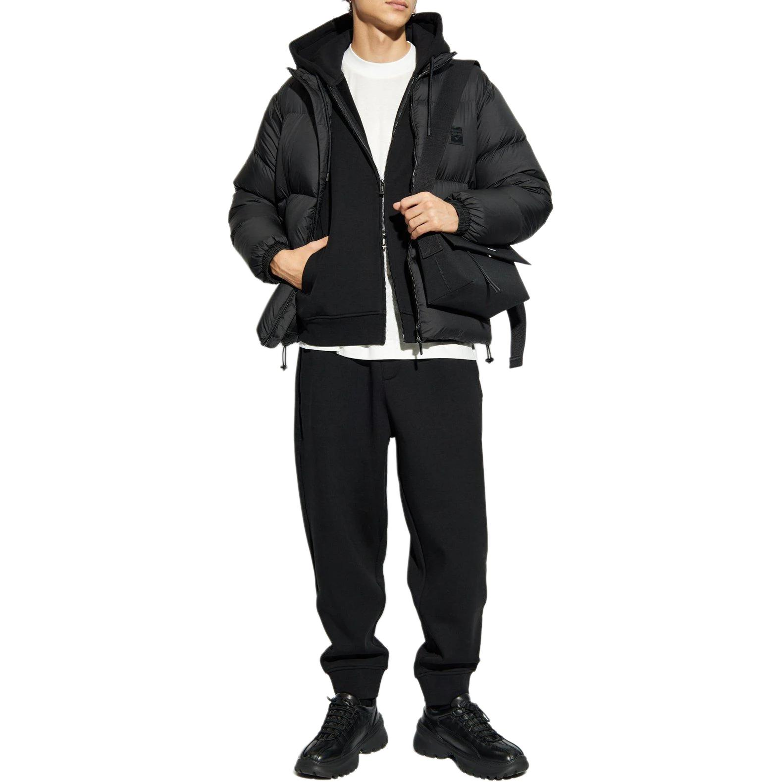 Shop EMPORIO ARMANI Chaqueta Negra Acolchada con Cremallera y Logo Patch. 6D1BF6-1NQTZ-0999