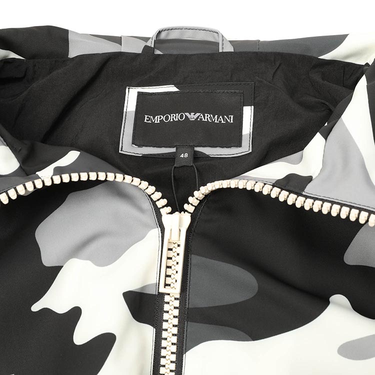 Shop EMPORIO ARMANI 迷彩连帽拉链夹克 多色 3L1B87-1NDEZ-F639