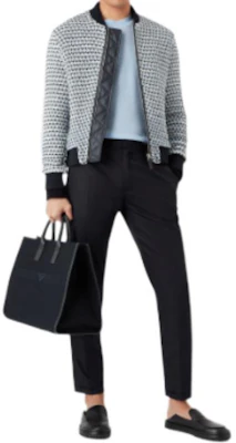 Jersey Cuello Redondo Emporio Armani Color-Block Azul Claro. 3R1MX61-MDTZ1-0708 Lookbook Jersey Cuello Redondo Emporio Armani Color-Block Azul Claro. 3R1MX61-MDTZ1-0708