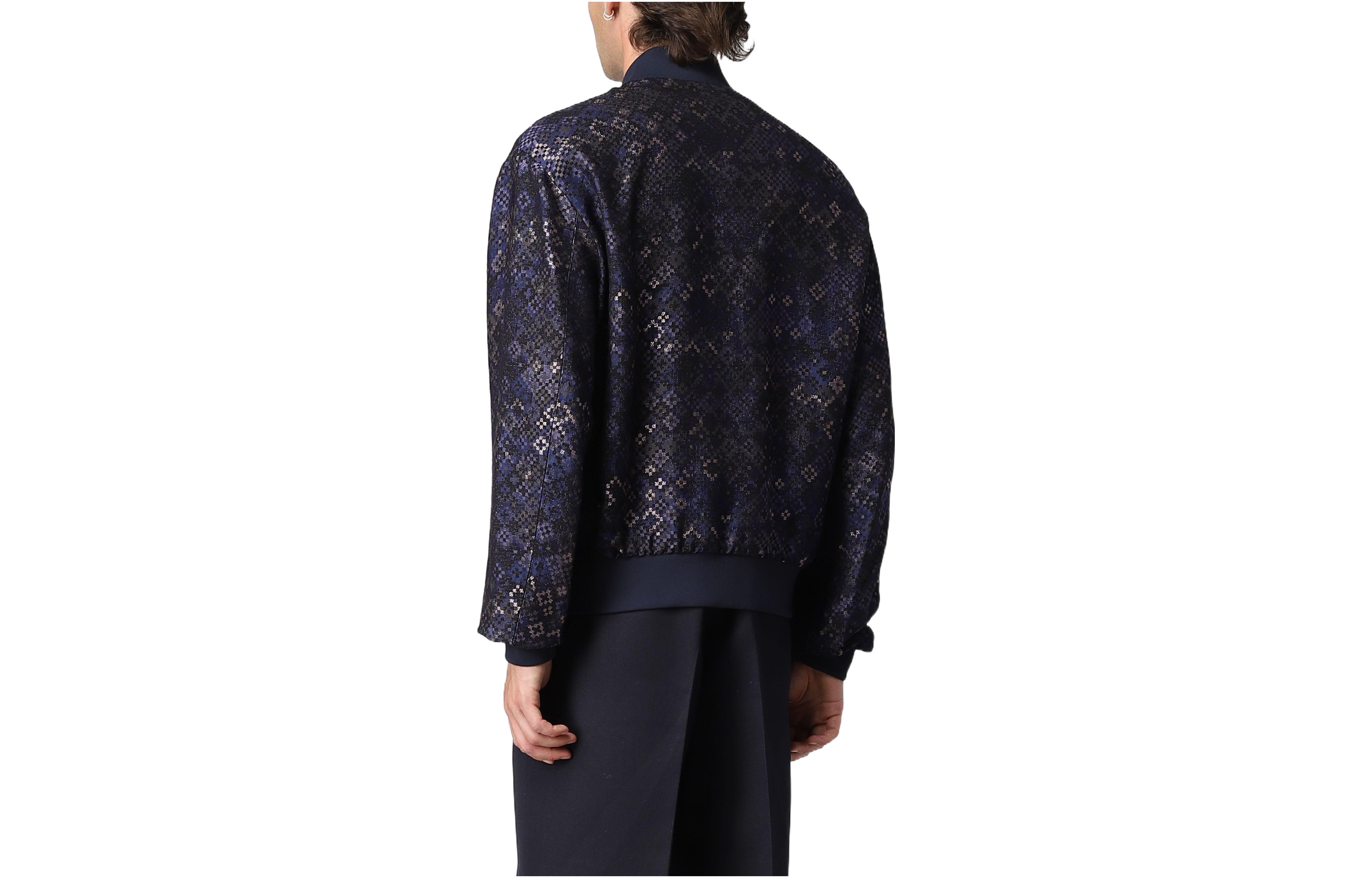 Lookbook Chaqueta Azul de Cremallera Completa Estampada Emporio Armani H31R32C1080919