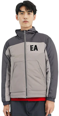 Emporio Armani Jaket Puffer Hoodie Bordir Abu-Abu Muda 6L1BH8-1NQTZ-01B2 Shop Emporio Armani Jaket Puffer Hoodie Bordir Abu-Abu Muda 6L1BH8-1NQTZ-01B2