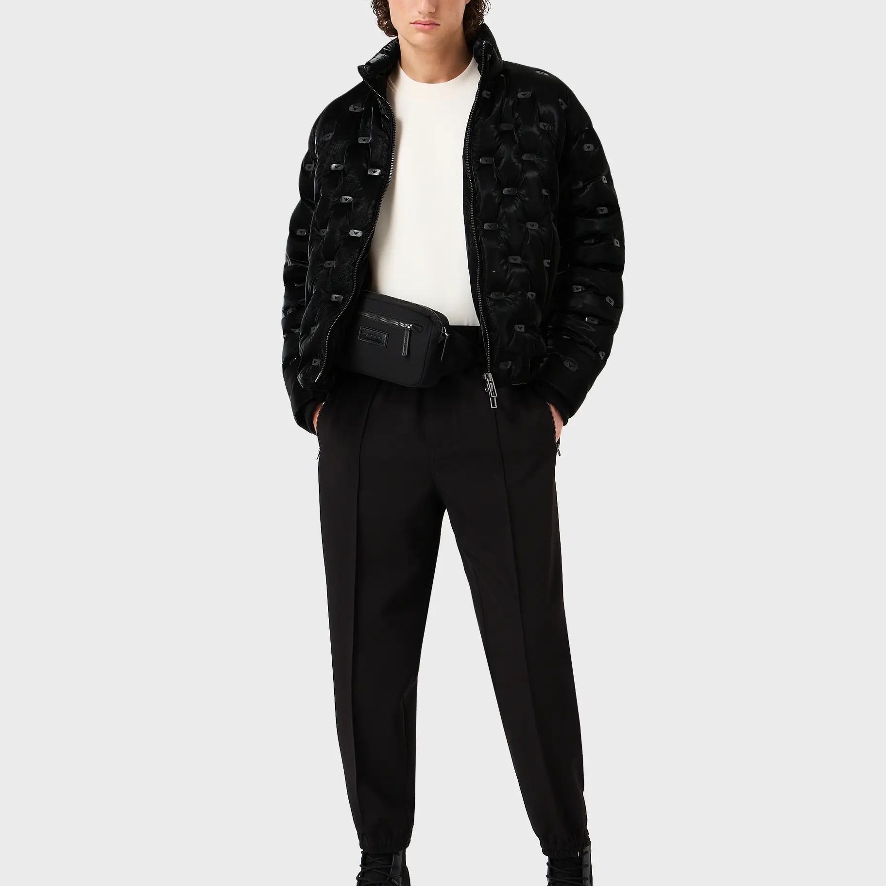 Sizing EMPORIO ARMANI  Logo Jacquard Ribbed Crewneck Sweatshirt. 6R1MF2-1JHSZ-01M6