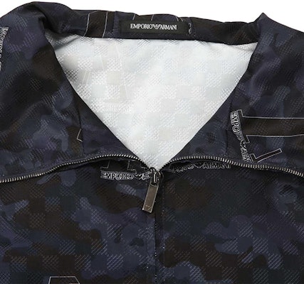 安普里奥·阿玛尼标志印花拉链连帽夹克. A1R410-A1306-921 Shop 安普里奥·阿玛尼标志印花拉链连帽夹克. A1R410-A1306-921