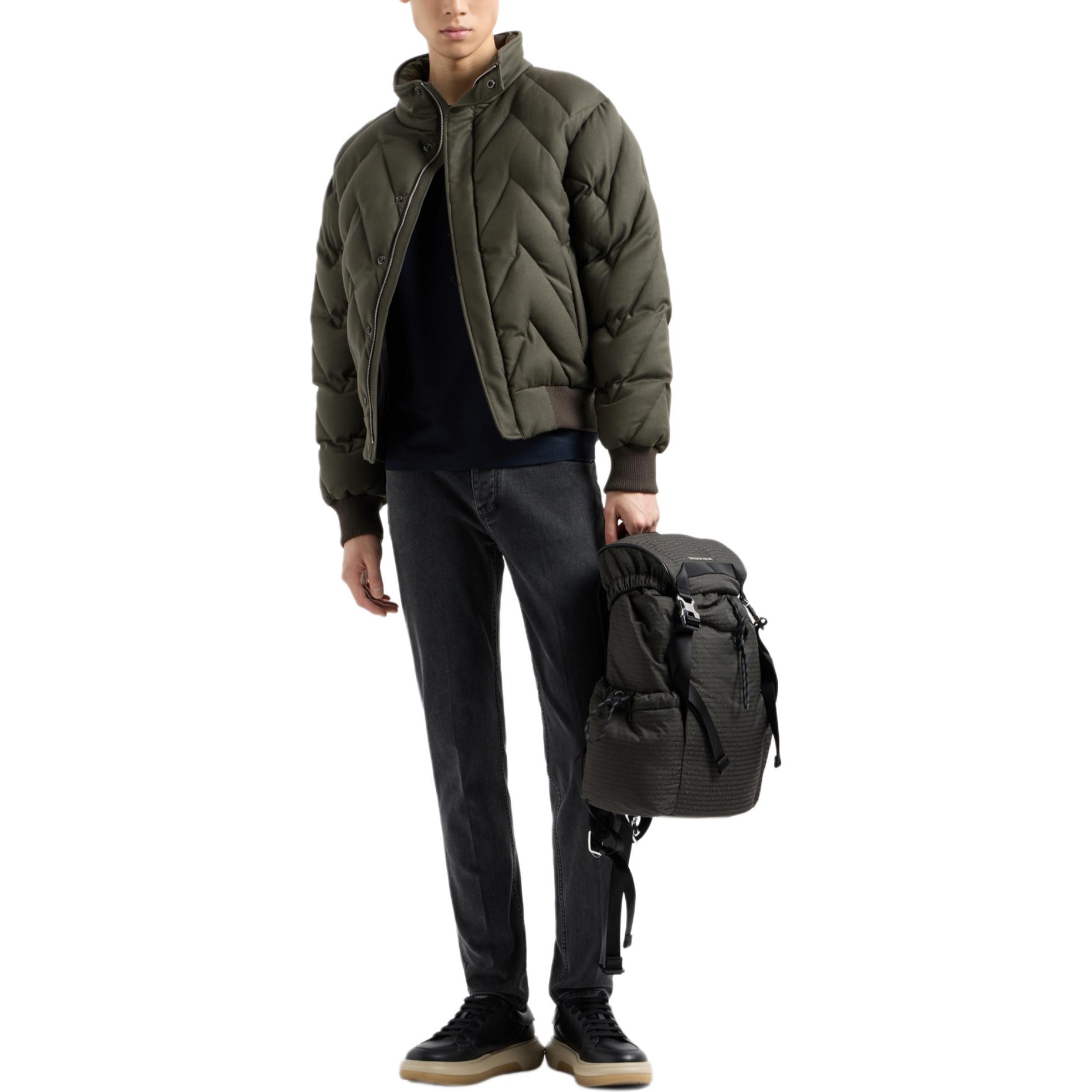 Lookbook EMPORIO ARMANI 低腰修身直筒黑色牛仔褲 6D1J75-1DTPZ-0006