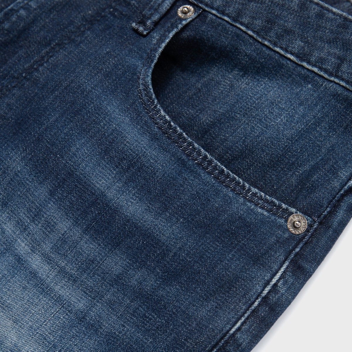 Sizing Emporio Armani 中腰藍色休閒牛仔褲附拉鍊口袋 SS24。 8N1J06-1D16Z-0942