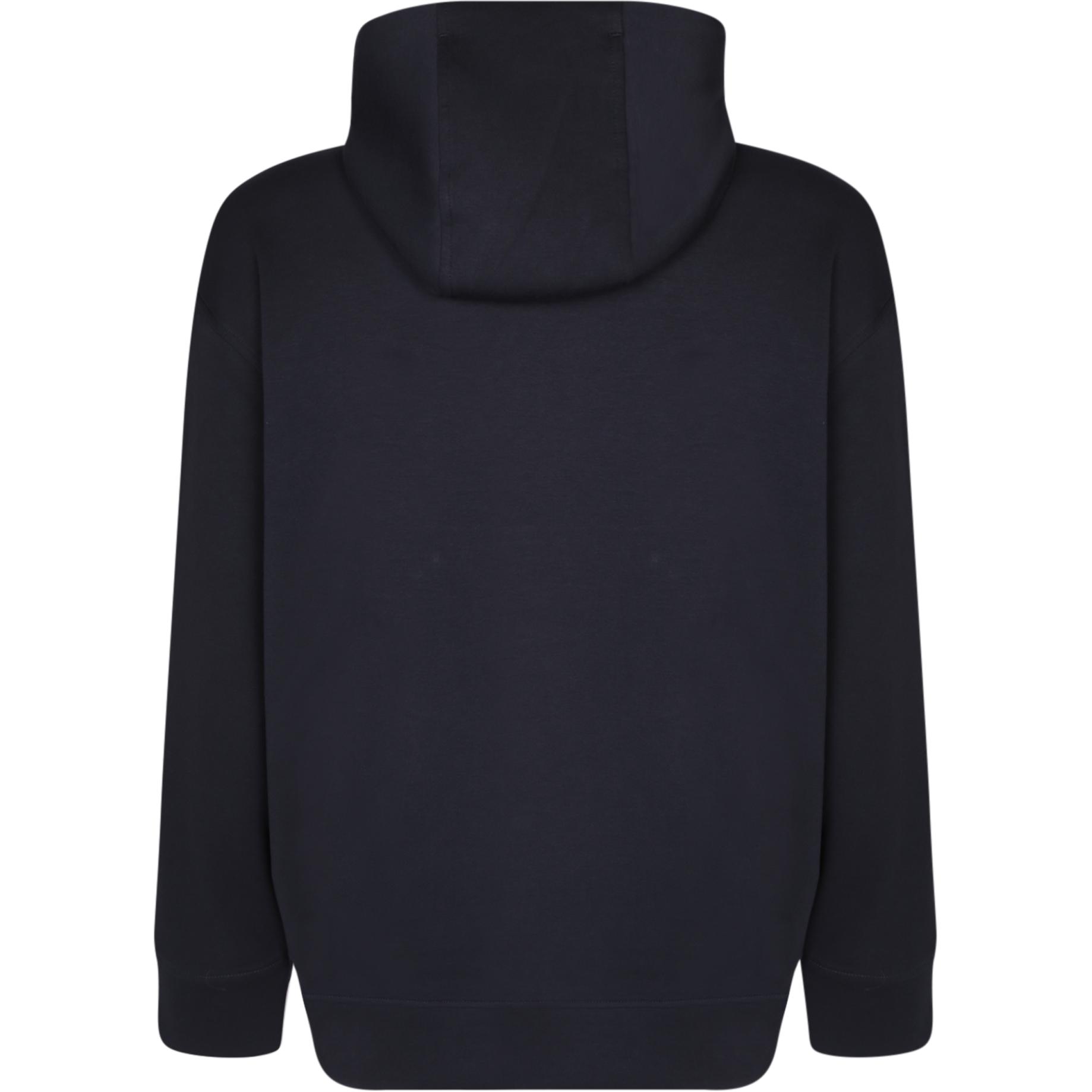 Lookbook Emporio Armani 海軍藍連帽衛衣帶標誌設計。 3D1M63-1JHSZ-09R0