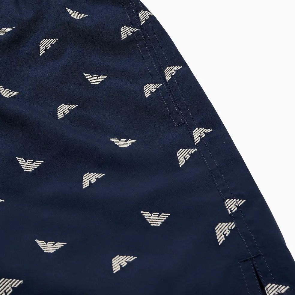 Purchase 엠포리오 아르마니 네이비 블루 로고 자수 스트레이트 비치 반바지. 211740-4R434-106935