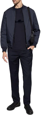 EMPORIO ARMANI Jaket Biru Tua Zip-Up Lengan Panjang SS25 EM001285-AF15384-UB118 Lookbook EMPORIO ARMANI Jaket Biru Tua Zip-Up Lengan Panjang SS25 EM001285-AF15384-UB118