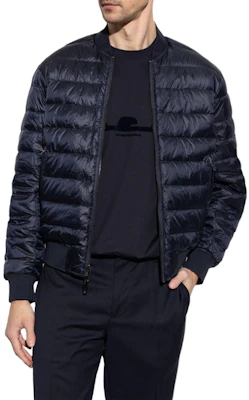 EMPORIO ARMANI Jaket Biru Tua Zip-Up Lengan Panjang SS25 EM001285-AF15384-UB118 Purchase EMPORIO ARMANI Jaket Biru Tua Zip-Up Lengan Panjang SS25 EM001285-AF15384-UB118