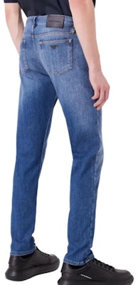 Emporio Armani Slim Fit Jean Biru Muda Butang Depan. 6R1J75-1D09Z1-0942 Shop Emporio Armani Slim Fit Jean Biru Muda Butang Depan. 6R1J75-1D09Z1-0942
