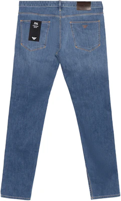 Emporio Armani 修身版型浅蓝色牛仔裤 带鹰标志 SS22. 8N1J06-1G0LZ-0943 Lookbook Emporio Armani 修身版型浅蓝色牛仔裤 带鹰标志 SS22. 8N1J06-1G0LZ-0943