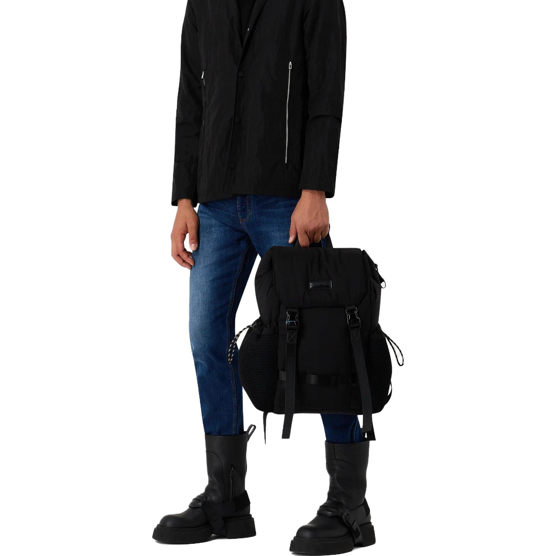 Lookbook Emporio Armani Jeans Potongan Slim Fit Pinggang Rendah Biru Denim Terpakai. 6R1J75-1DQSZ-0942