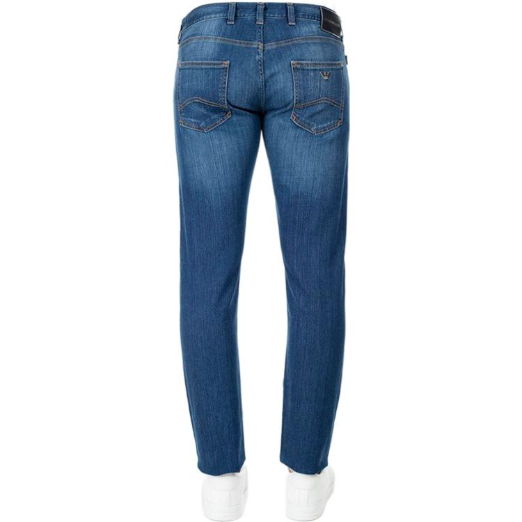 Shop Emporio Armani 修身版型中腰藍色牛仔褲 6G1J10-1DLRZ-0942