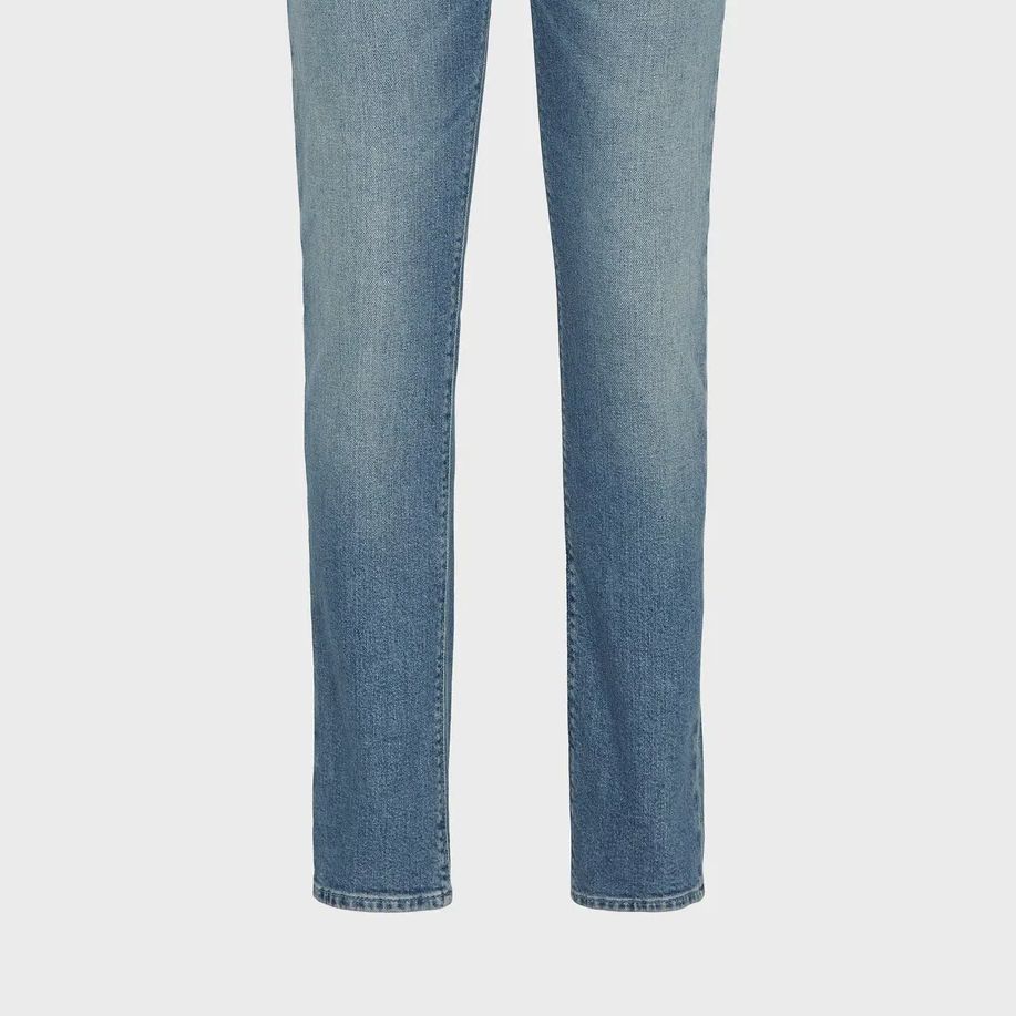 Sizing EMPORIO ARMANI Jeans Rectos Slim Fit Azules con Logo y Botón Frontal. 6R1J06-1D05Z-10942