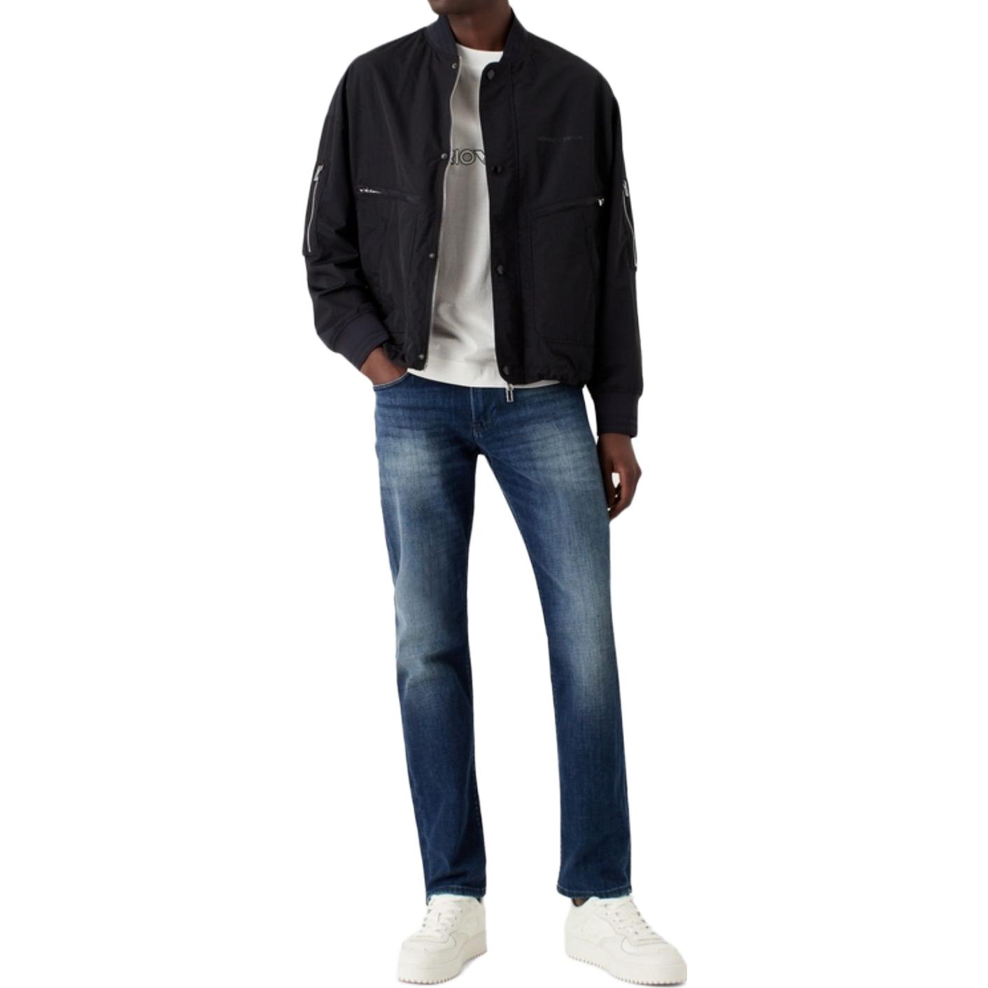 Lookbook Emporio Armani Slim Fit Jeans Denim Basuh. 3R1J06-1D0CZ-0942