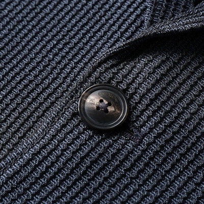 엠포리오 아르마니 FW23 솔리드 싱글브레스트 캐주얼 블레이저 - 네이비 블루 H41G37-E1057-919 Shop 엠포리오 아르마니 FW23 솔리드 싱글브레스트 캐주얼 블레이저 - 네이비 블루 H41G37-E1057-919