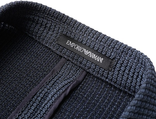 엠포리오 아르마니 FW23 솔리드 싱글브레스트 캐주얼 블레이저 - 네이비 블루 H41G37-E1057-919 Purchase 엠포리오 아르마니 FW23 솔리드 싱글브레스트 캐주얼 블레이저 - 네이비 블루 H41G37-E1057-919