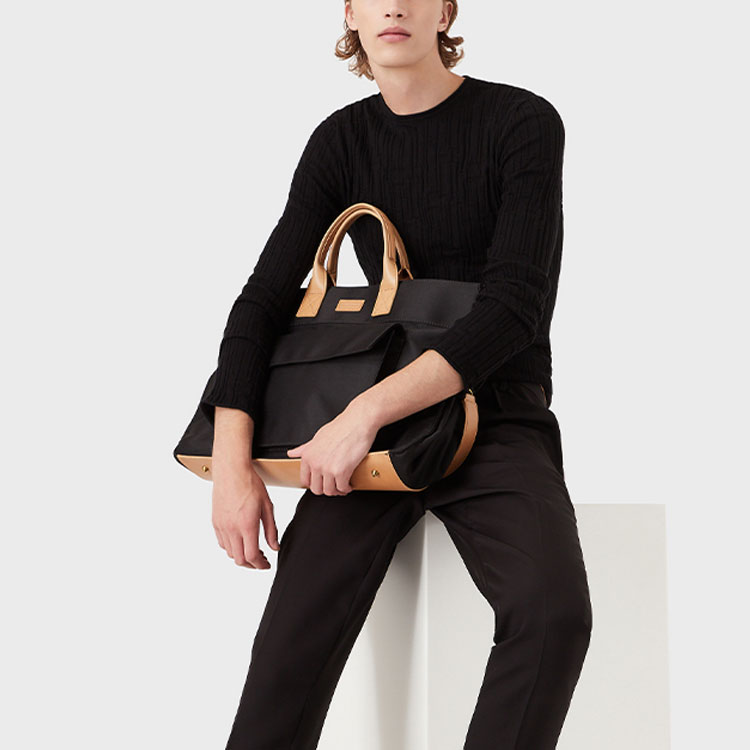 Shop EMPORIO ARMANI SS22 黑色修身條紋質感針織長袖上衣 3L1MV8-1M08Z-0999