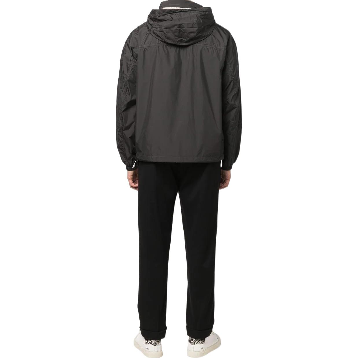 Shop 엠포리오 아르마니 SS22 로고 프린트 라이트웨이트 자켓 - 블랙 3L1BC5-1NCGZ-0999