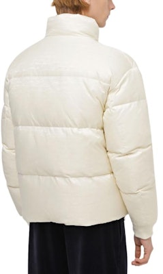 Chaqueta Emporio Armani Blanca Acolchada con Cremallera y Cuello Alto. 6R1B65-1NVSZ-F1F5 Details for Chaqueta Emporio Armani Blanca Acolchada con Cremallera y Cuello Alto. 6R1B65-1NVSZ-F1F5