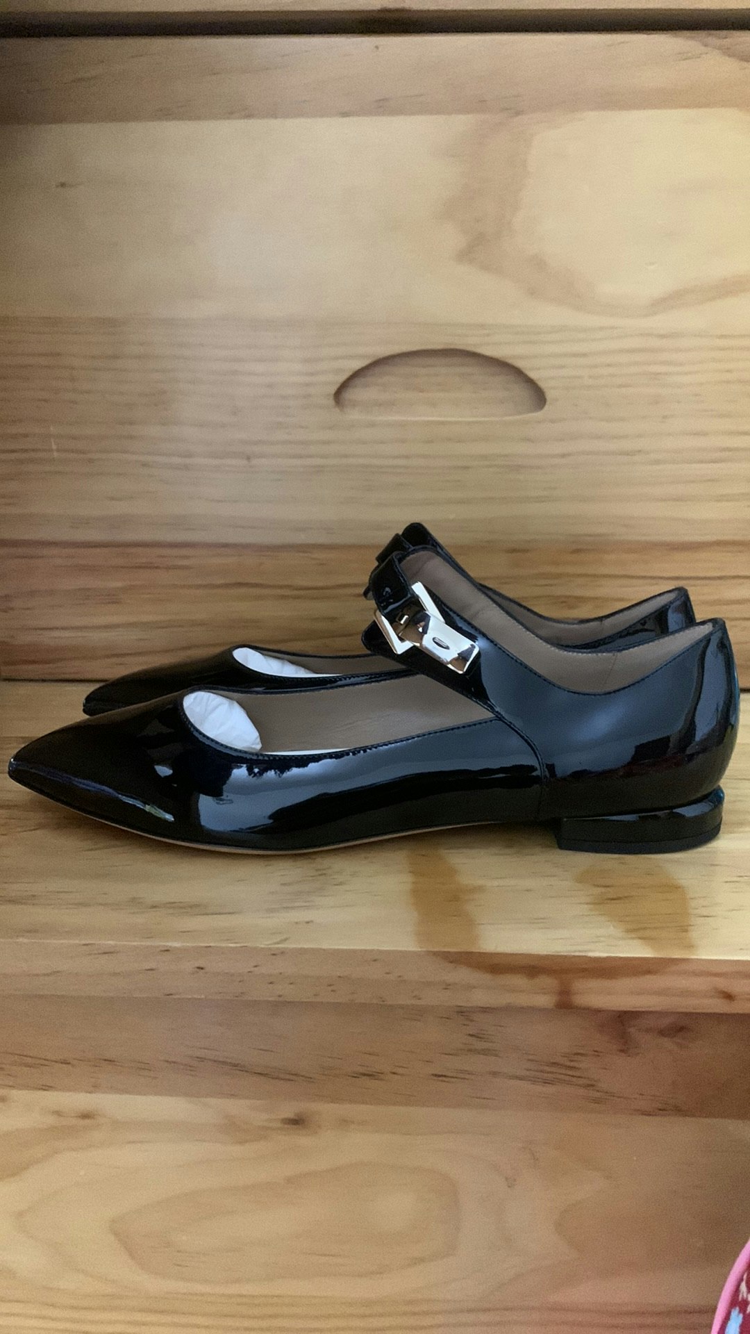 emporio-armani-armani-pointed-toe-patent-bright-shine-x3-d107