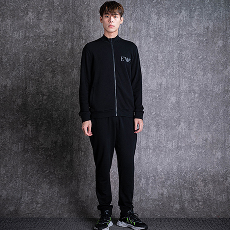 Shop 安普里奥·阿玛尼黑色刺绣鹰标运动套装 111927-0A571-00020