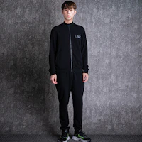 Shop Emporio Armani 黑色刺繡鷹標誌運動服套裝 111927-0A571-00020