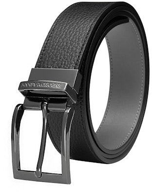 Emporio Armani 黑色皮带,刻有标志扣头,宽3.5厘米。 Y4S195-YLO8J Shop Emporio Armani 黑色皮带,刻有标志扣头,宽3.5厘米。 Y4S195-YLO8J