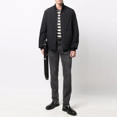 EMPORIO ARMANI 黑色绗缝Logo飞行员夹克 8N1BQ4-1NZDZ-0999 Lookbook EMPORIO ARMANI 黑色绗缝Logo飞行员夹克 8N1BQ4-1NZDZ-0999