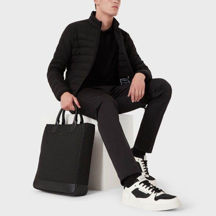 Sizing エンポリオアルマーニ ブラック スタンドカラー付きダウンジップアップジャケット 8N1BQ2-1NLRZ-999