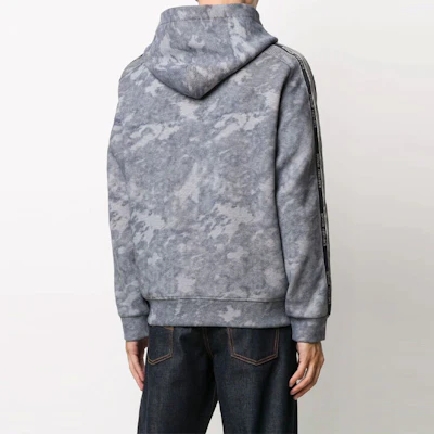 Emporio Armani Hoodie Lengan Panjang Biru Kesan Bleach 6H1MA5-1JDUZ-F942 Details for Emporio Armani Hoodie Lengan Panjang Biru Kesan Bleach 6H1MA5-1JDUZ-F942