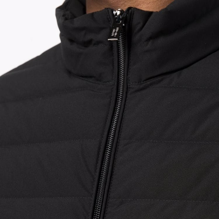 Sizing Emporio Armani Jaket Puff Biru Slim Fit dengan Kolar Berdiri. 8N1BQ2-1NLRZ-0920