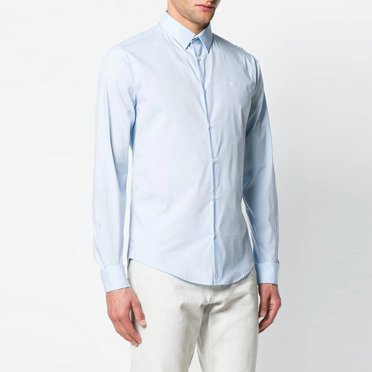 Lookbook Camisa Casual de Manga Larga Emporio Armani Azul con Logo Bordado. 8N1C09-1N06Z-0784