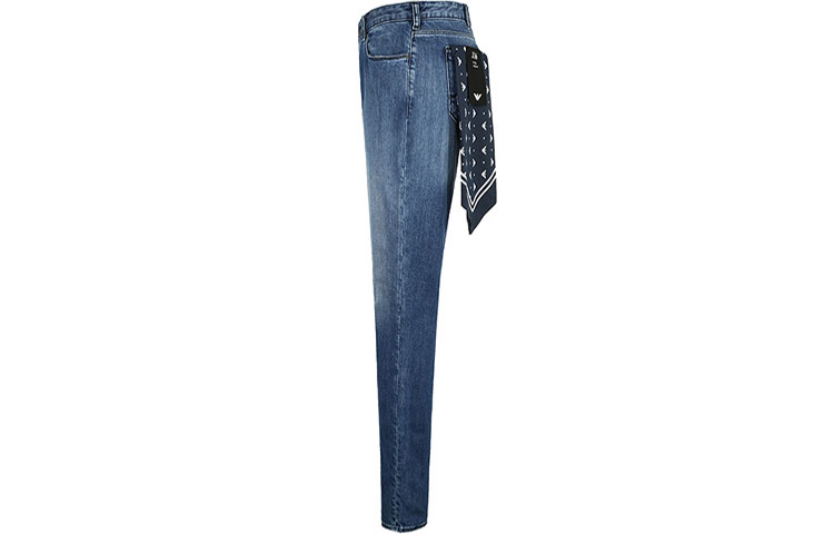 Shop 安普里奥·阿玛尼蓝色纽扣拉链细节做旧牛仔裤 3G1J36-1D5JZ-0941