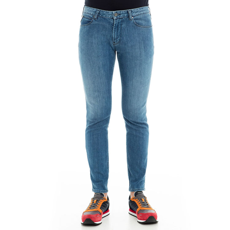 Sizing 安普里奥·阿玛尼蓝色纽扣拉链细节做旧牛仔裤 3G1J36-1D5JZ-0941