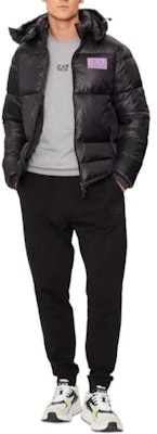 EMPORIO ARMANI EA7 黑色徽标长袖连帽拉链外套夹克. 6DPB71-PN2MZ-1200 Shop EMPORIO ARMANI EA7 黑色徽标长袖连帽拉链外套夹克. 6DPB71-PN2MZ-1200