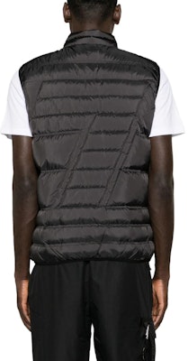 EMPORIO ARMANI EA7 黑色徽章立領羽絨背心. 6RPQ02-PN5ZZ-1200 Shop EMPORIO ARMANI EA7 黑色徽章立領羽絨背心. 6RPQ02-PN5ZZ-1200